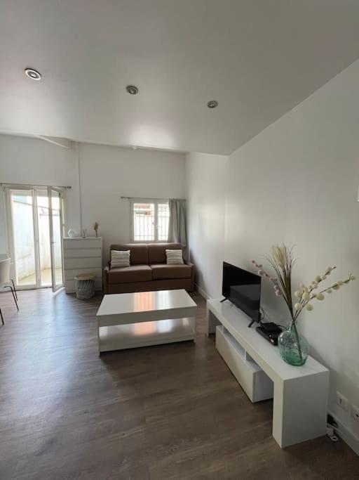 A Apartment Romainville